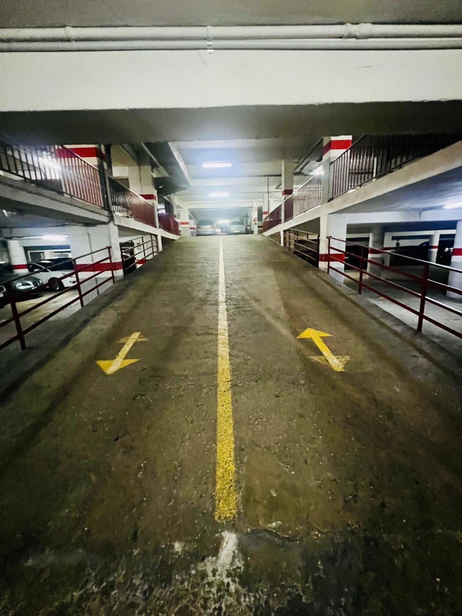 A Orillas Del Pilar Con Parking Zaragoza Luaran gambar