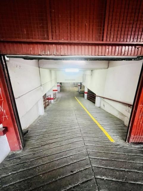 A Orillas Del Pilar Con Parking Zaragoza Luaran gambar