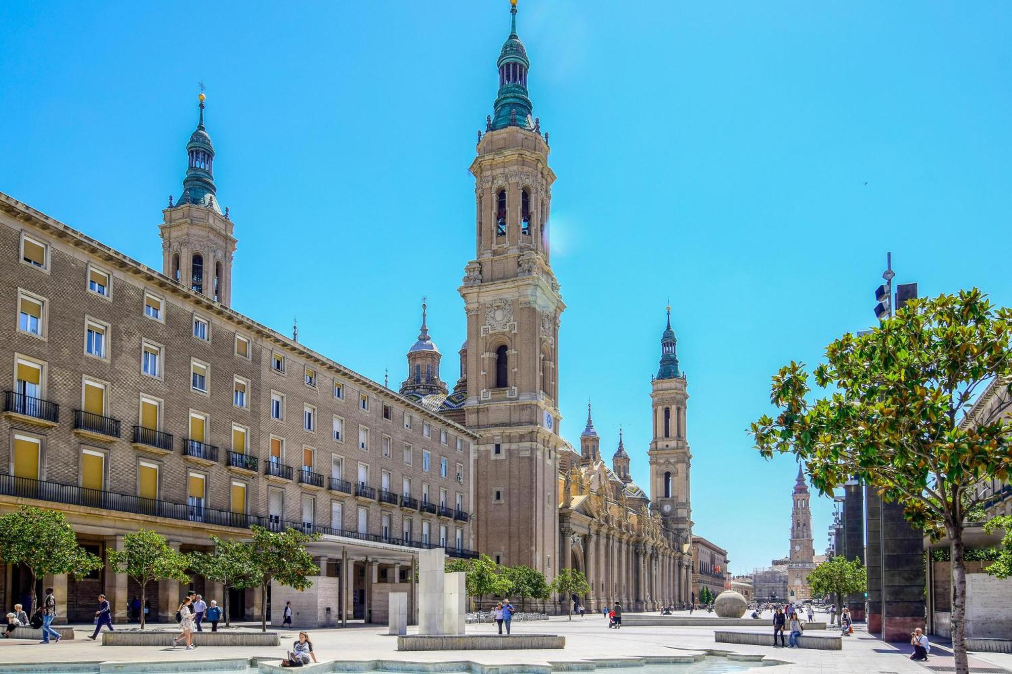 A Orillas Del Pilar Con Parking Zaragoza Luaran gambar
